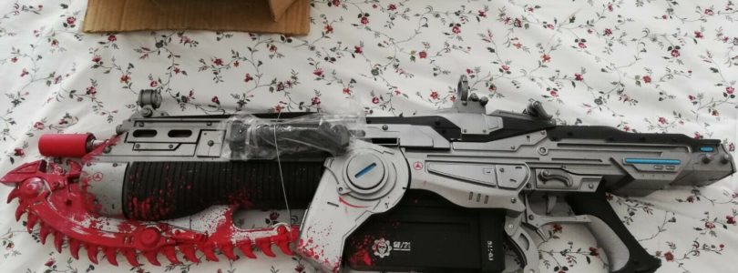 GADGET – Gears Of War Lancer Replica Neca – NEW